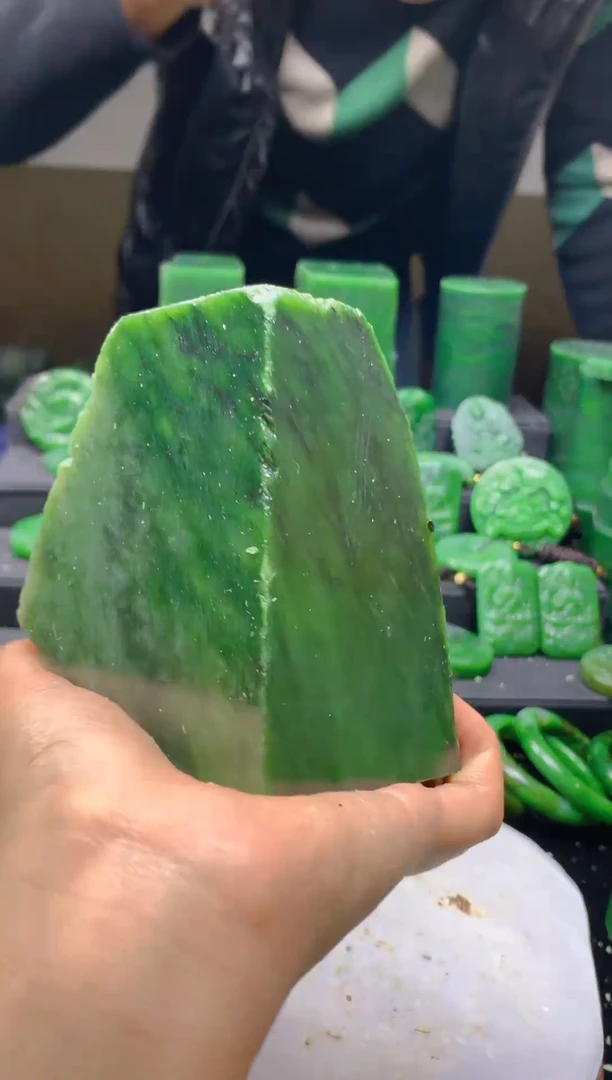 未镶嵌和田玉（碧玉）珠宝半成品1