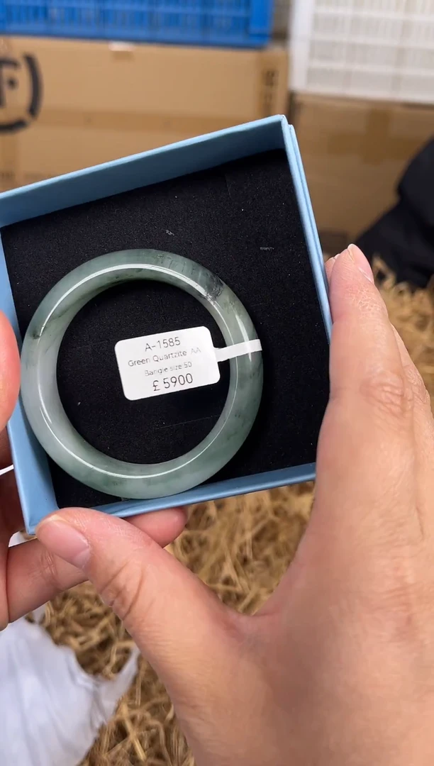 未镶嵌手镯石英质玉A-1585