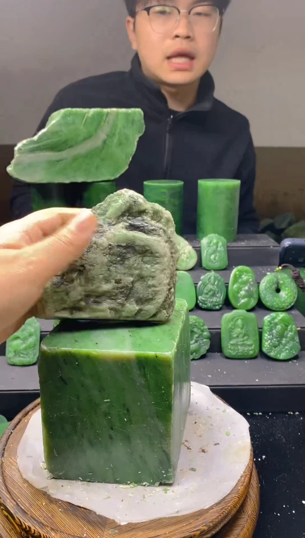 未镶嵌和田玉（碧玉）珠宝半成品1