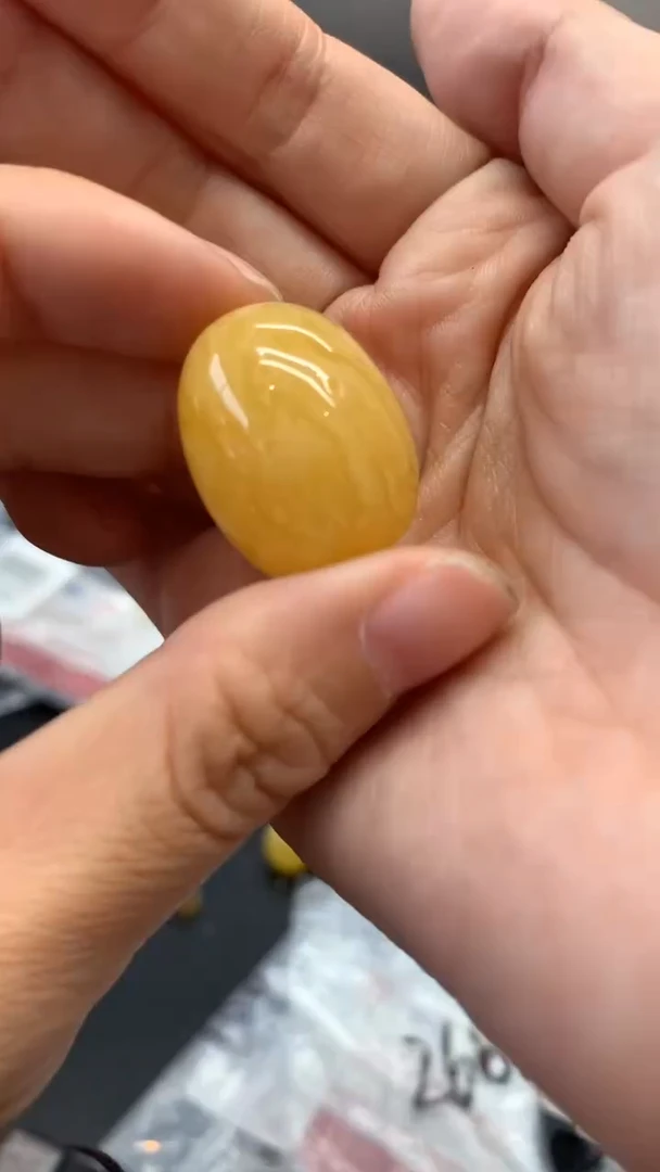 未镶嵌琥珀珠宝奇石2575