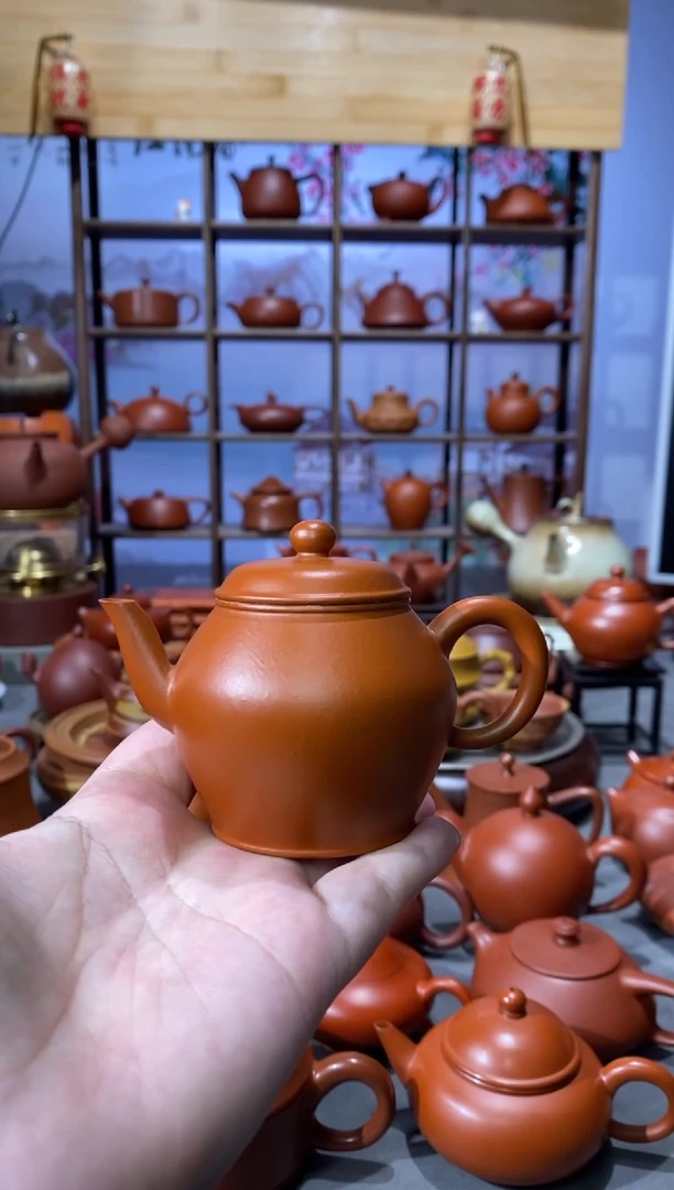 茶壶朱泥陈晓斌鸡蛋黄宫灯110C