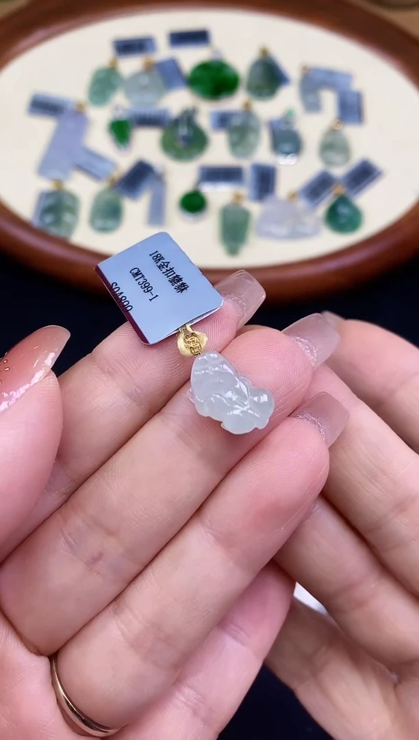 吊坠(不含链)18K金镶嵌翡翠貔貅18K金扣镶嵌@@CMT399-1