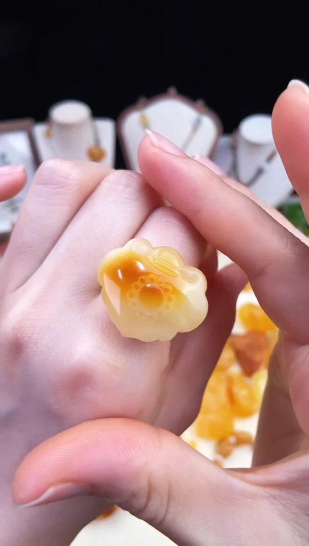 琥珀未镶嵌珠宝奇石柒月