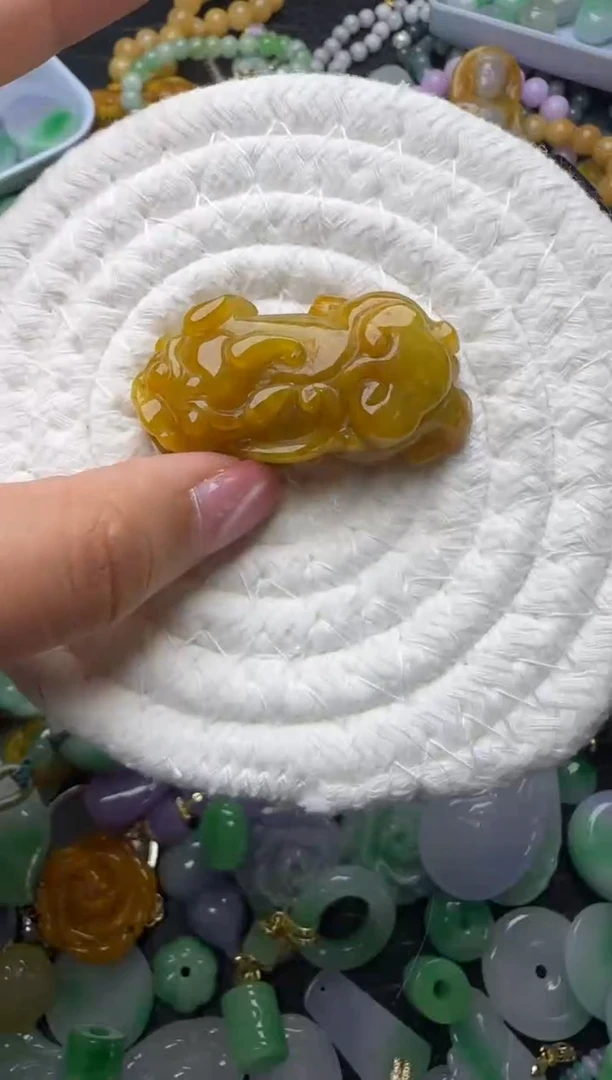 颈饰未镶嵌翡翠天然缅甸翡翠吊坠