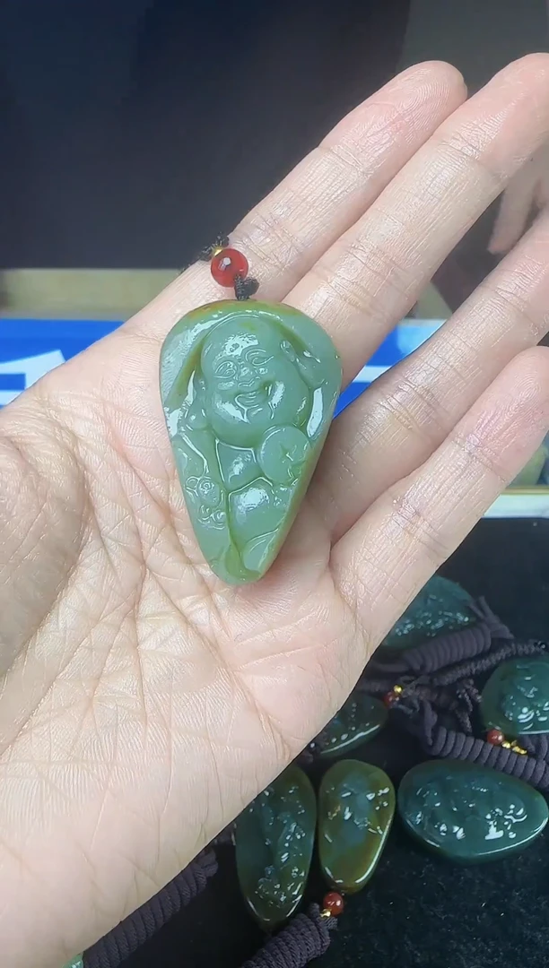 和田玉未镶嵌颈饰1
