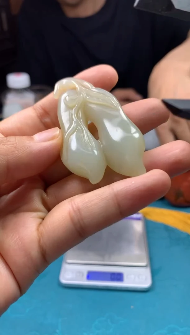 和田玉未镶嵌颈饰1