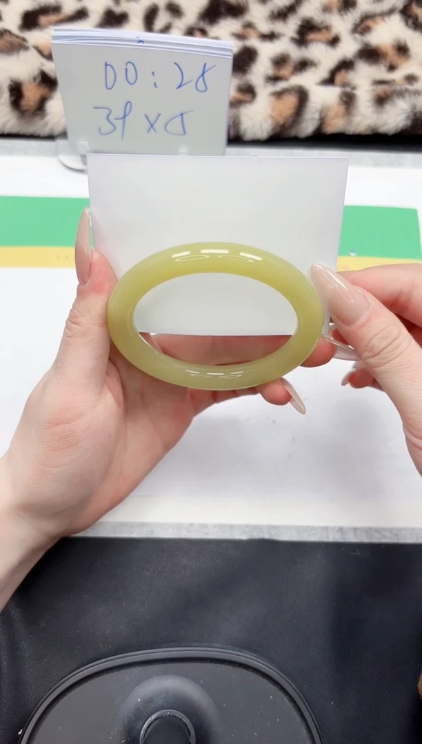 【闪购商品】石英质玉手镯未镶嵌351-58