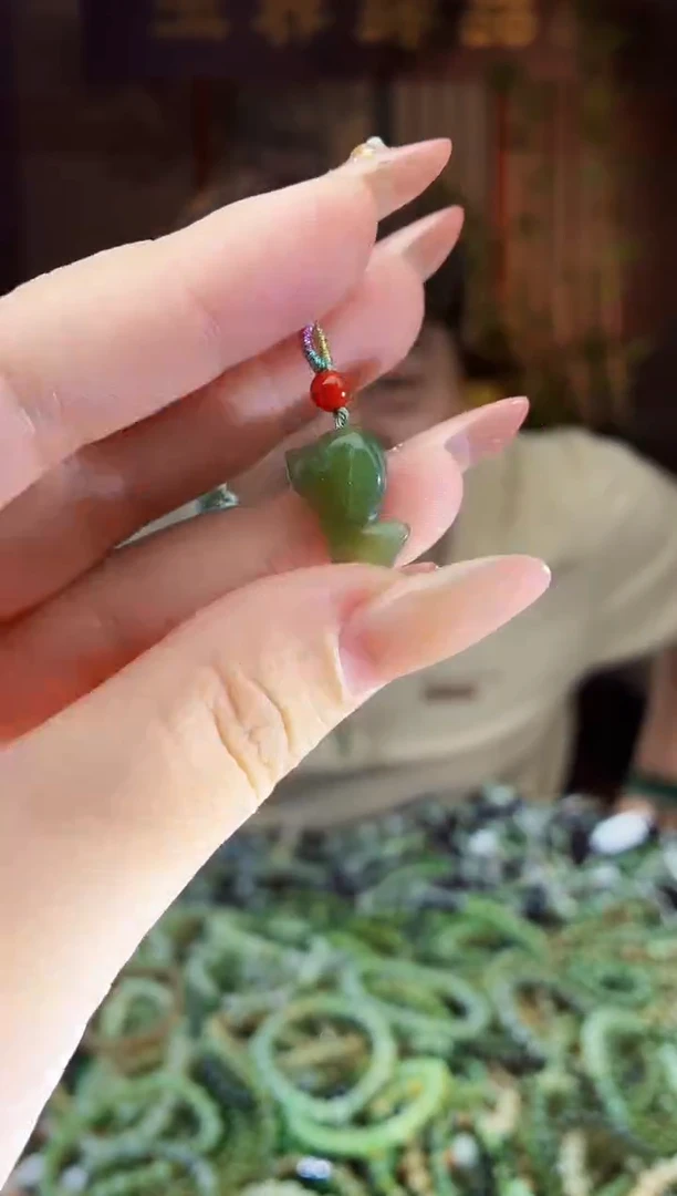 和田玉未镶嵌颈饰拍一发一