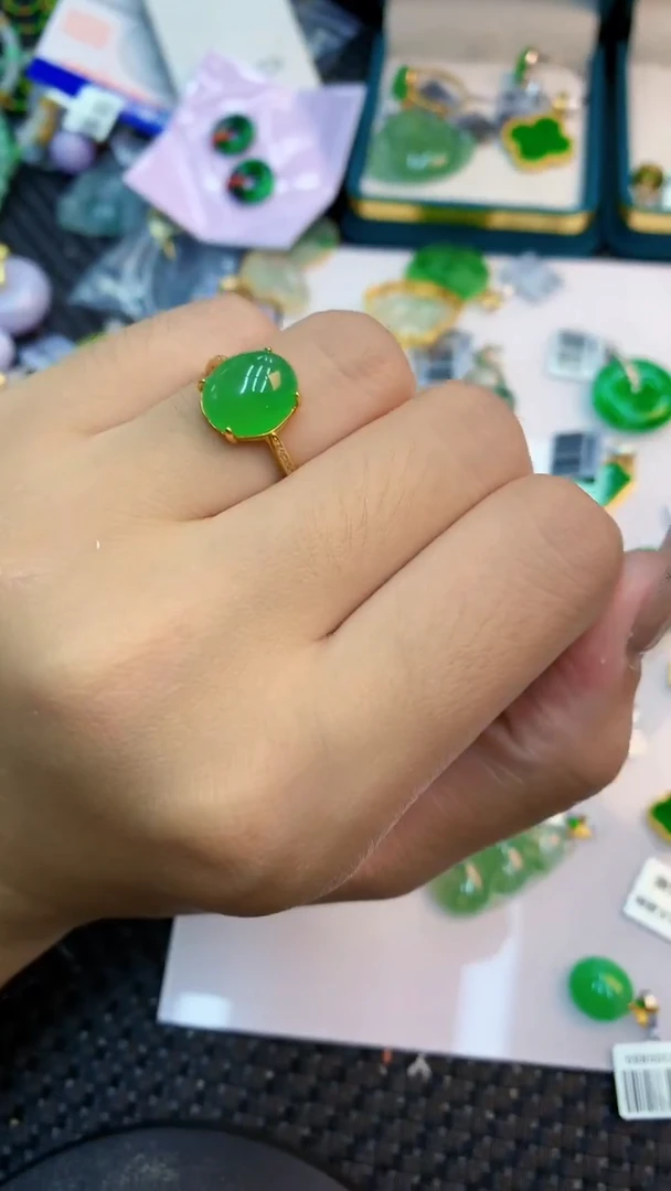 颈饰未镶嵌翡翠1