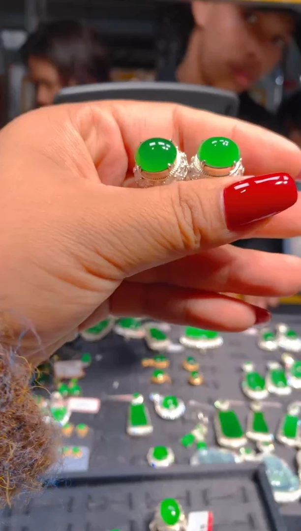 【闪购商品】定制翡翠未镶嵌61定制翡翠-多样性发货（发其一）