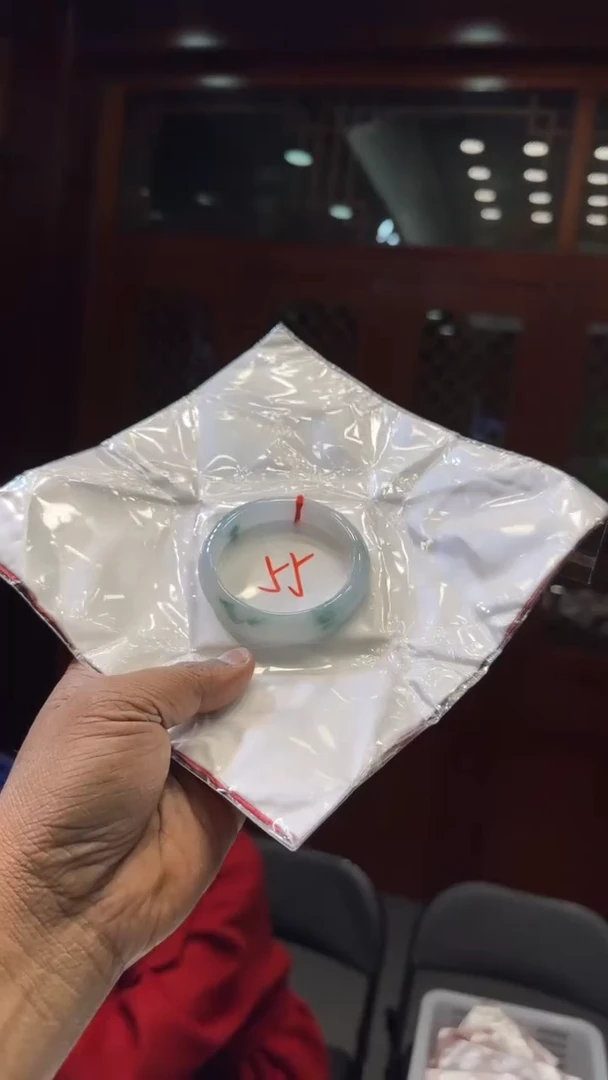 【闪购商品】翡翠手镯未镶嵌手镯