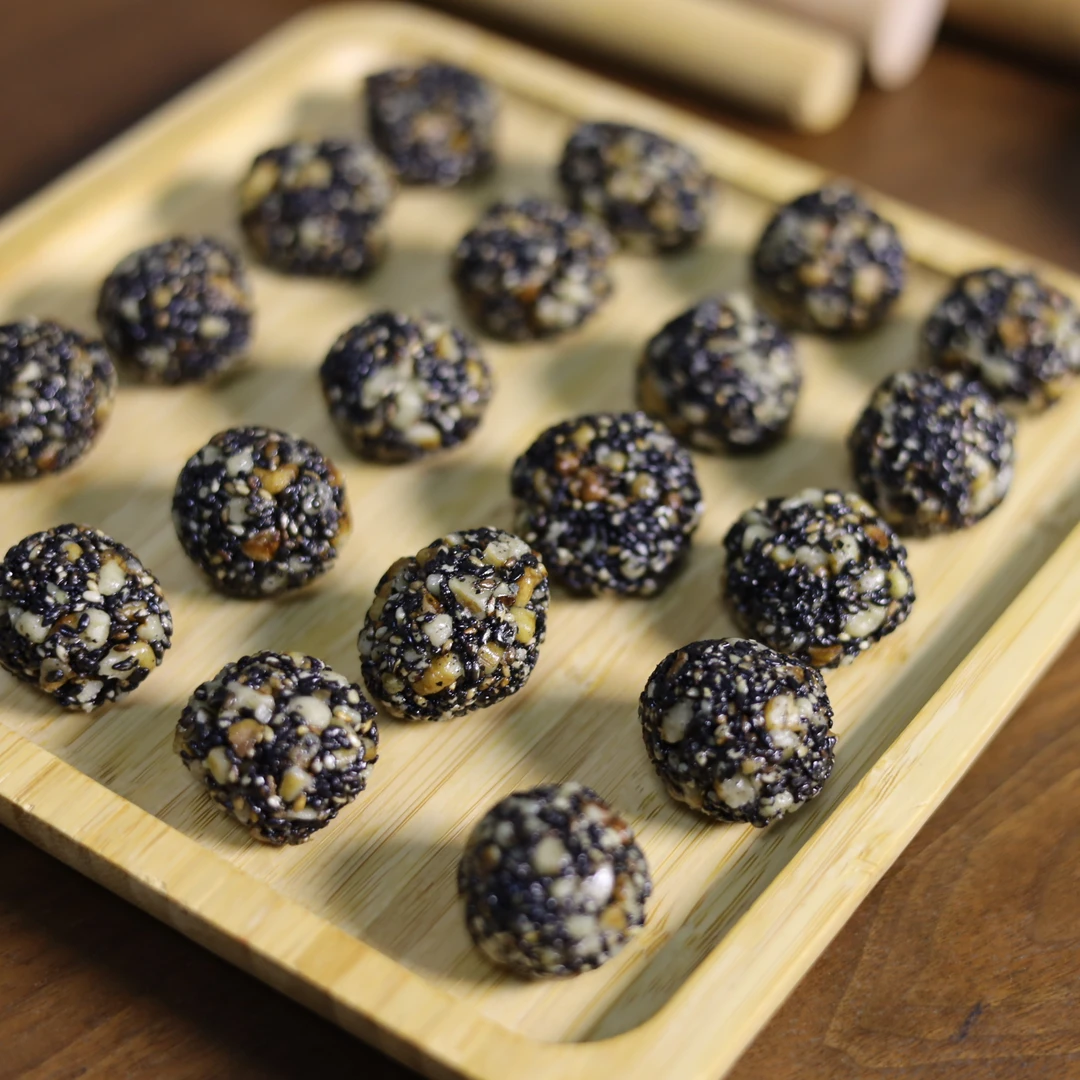 梁启发清真食品黑芝麻核桃丸健康好吃老少皆宜休闲零食