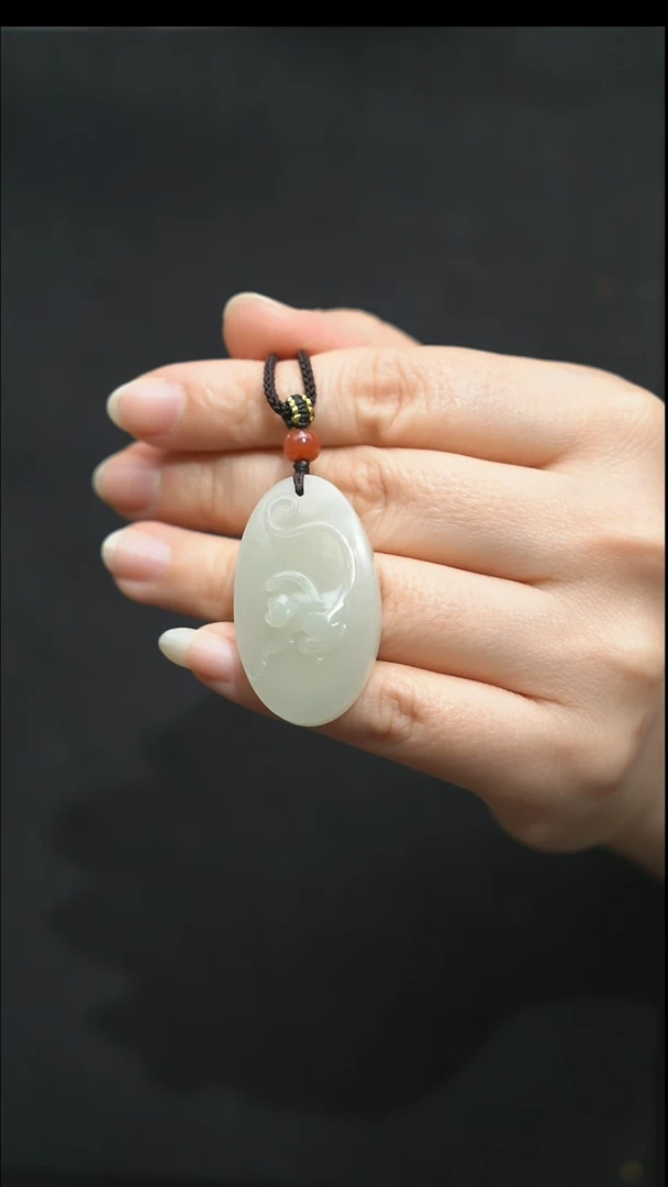 颈饰未镶嵌和田玉猴13.4克