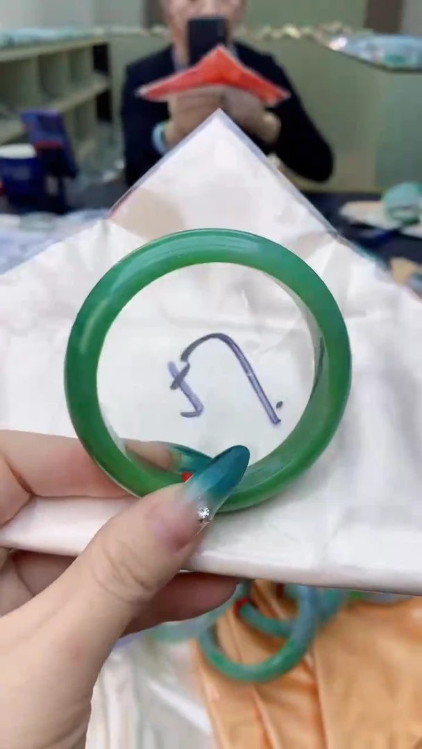 【闪购商品】翡翠手镯未镶嵌0481482305