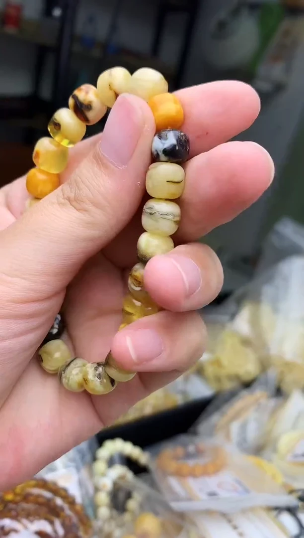 未镶嵌琥珀珠宝奇石161