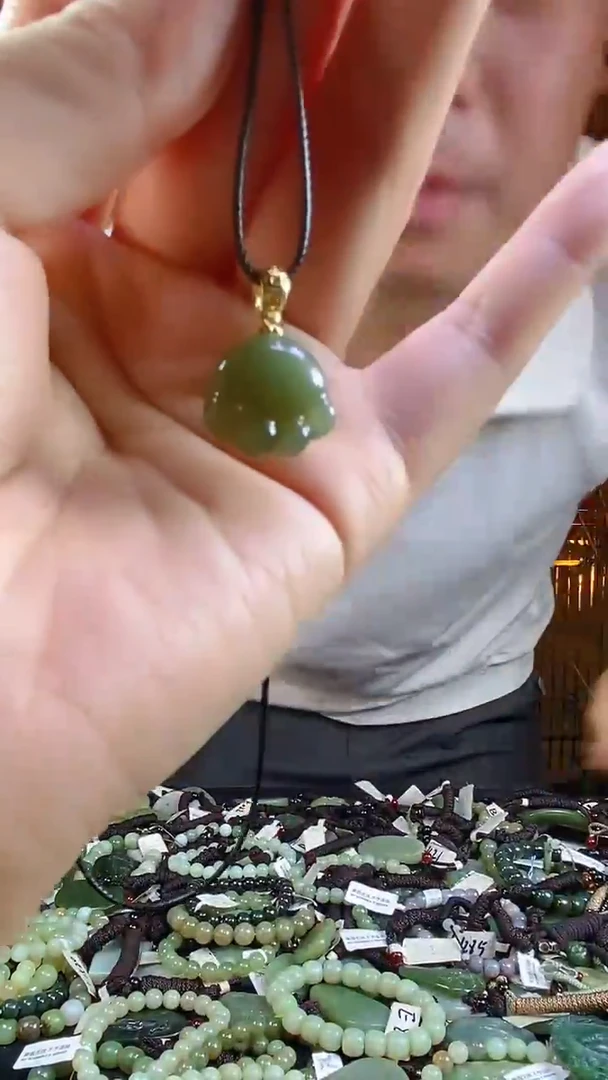 和田玉未镶嵌颈饰多样性发货，拍一发一