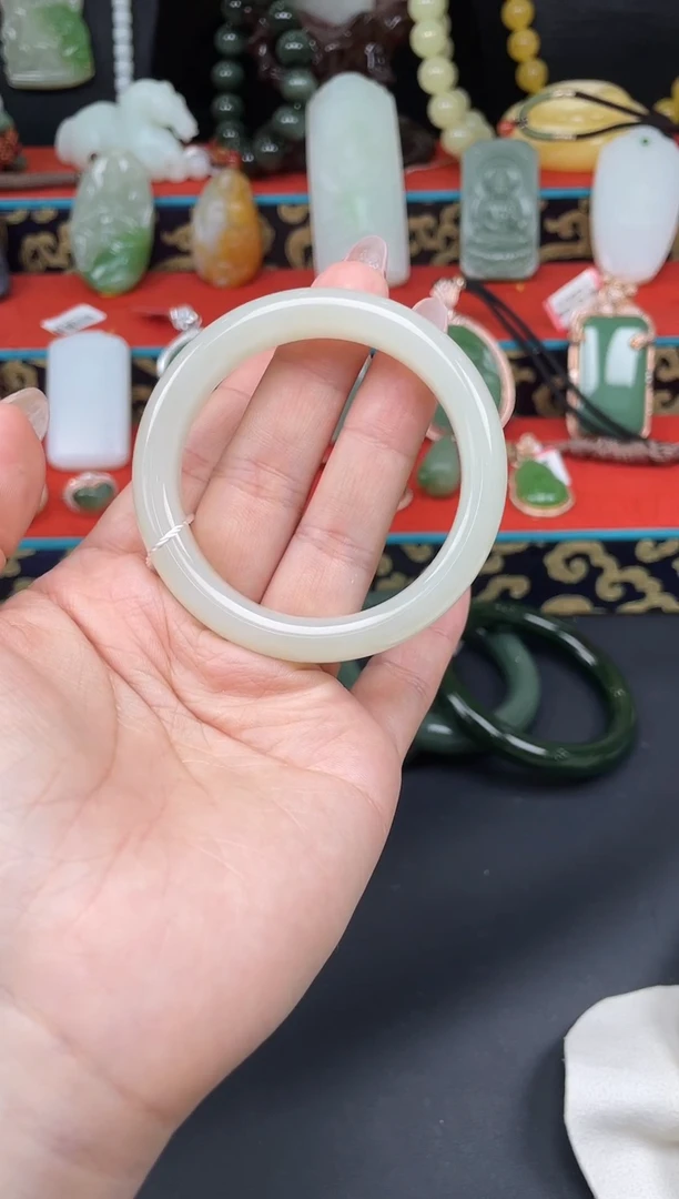 和田玉手镯未镶嵌手镯圈口51