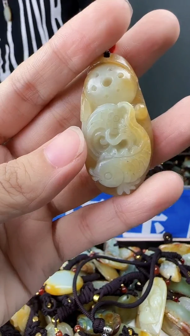 和田玉未镶嵌颈饰1