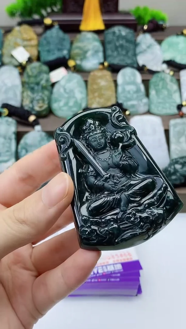 翡翠未镶嵌颈饰