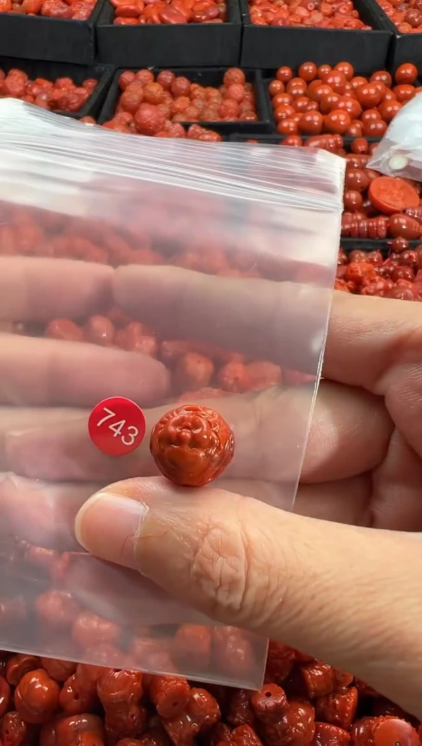 颈饰未镶嵌南红玛瑙1