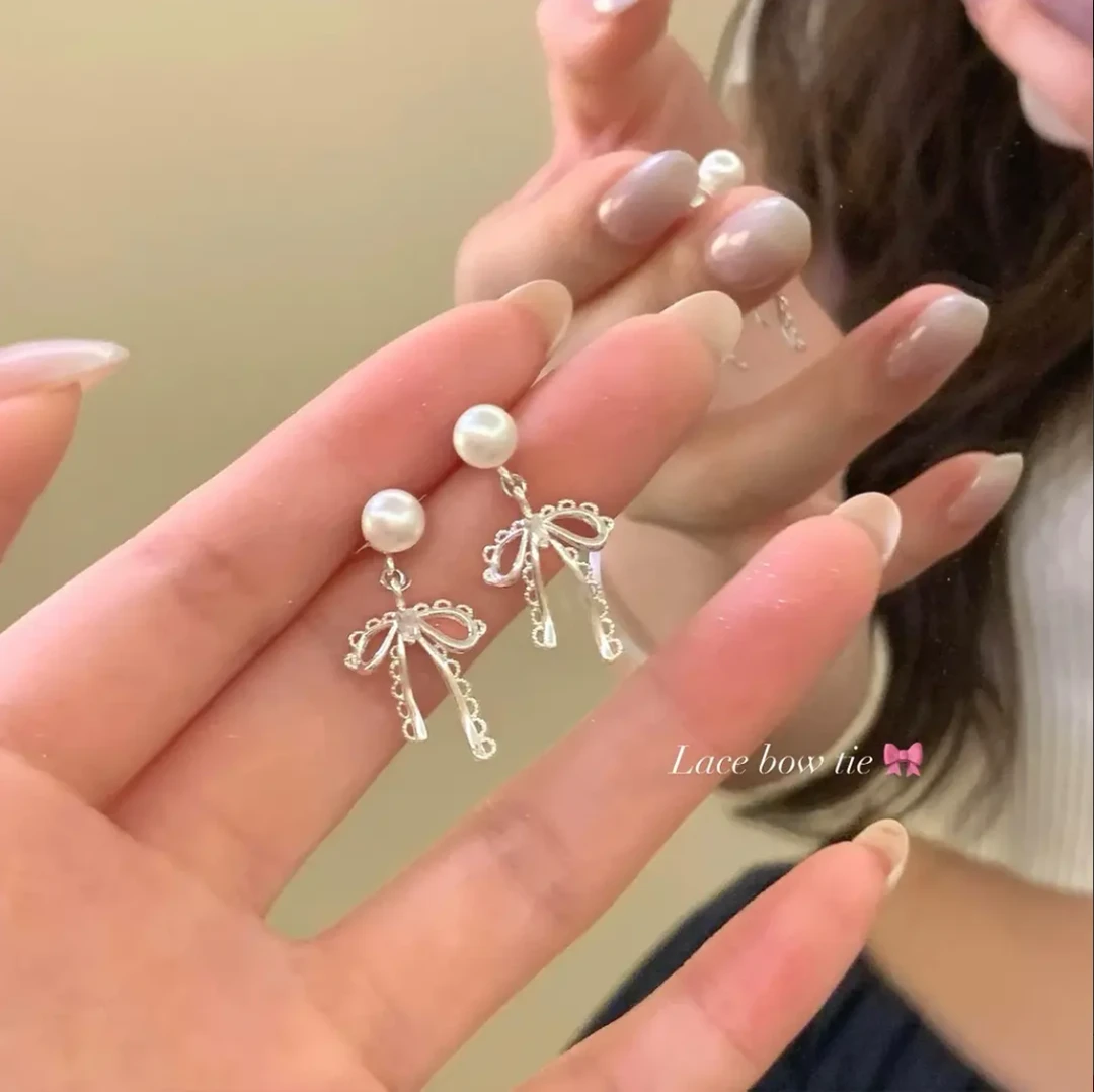 铜合金耳饰 韩系蕾丝蝴蝶结珠珠后挂耳环女轻奢耳钉独特设计耳饰