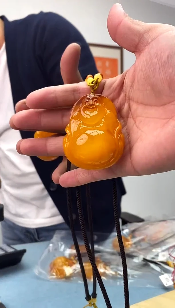 蜜蜡未镶嵌珠宝奇石假一罚十，微瑕发一件033