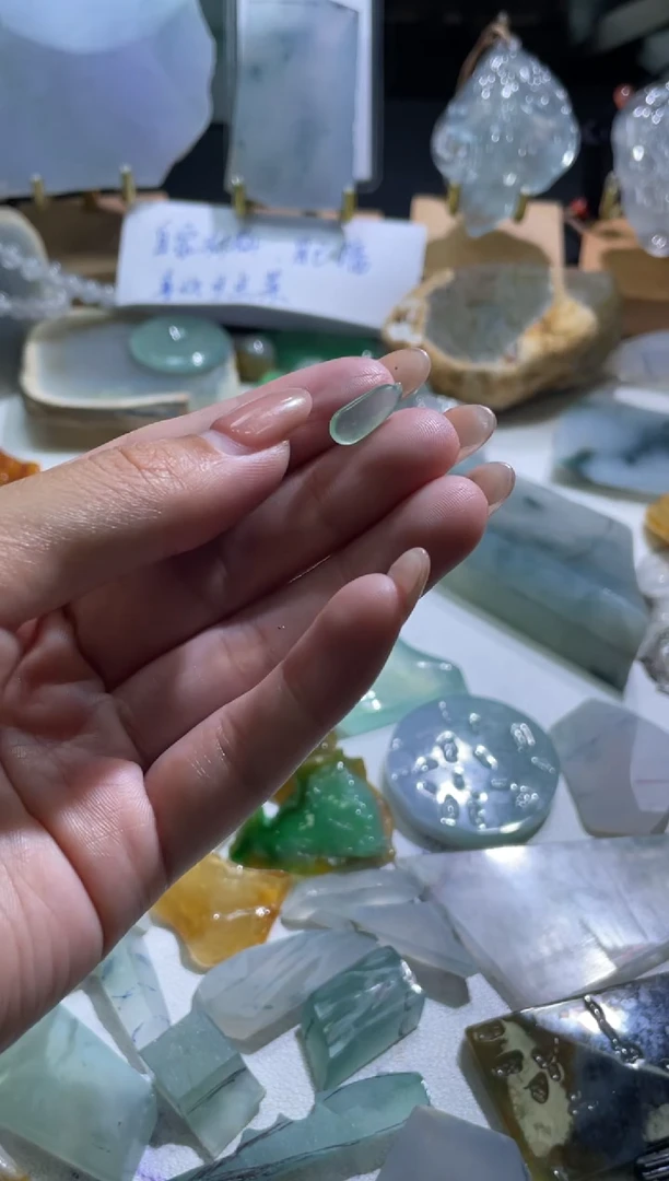 未镶嵌定制翡翠福瓜