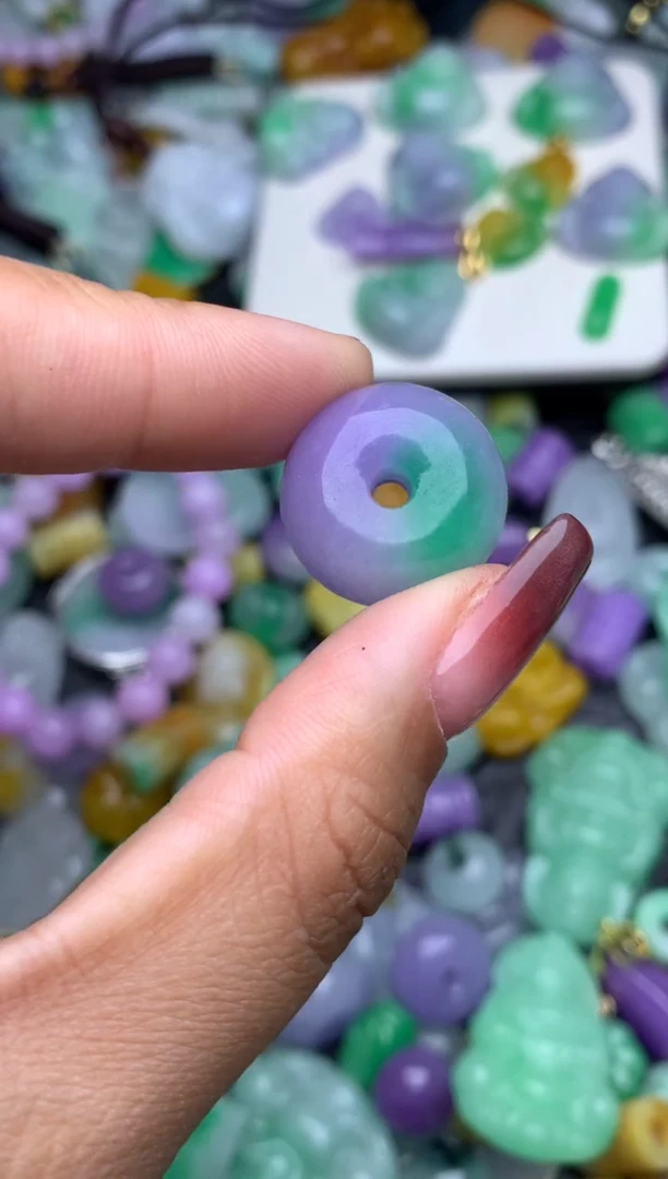 颈饰未镶嵌翡翠天然缅甸翡翠吊坠