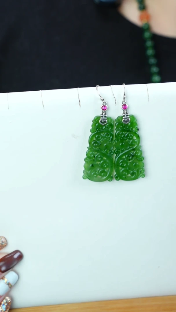 未镶嵌和田玉（碧玉）耳饰吉祥如意111