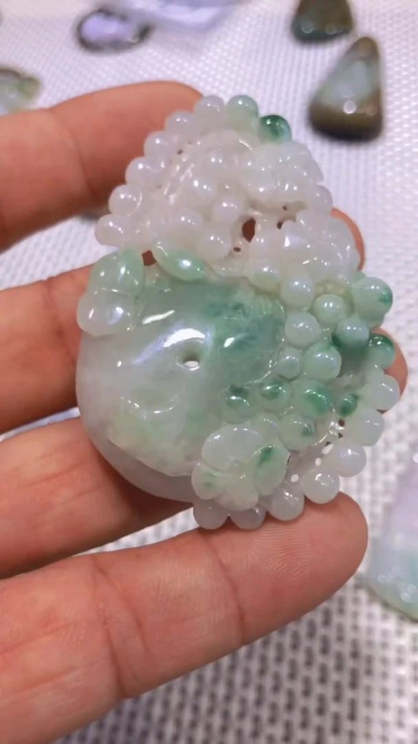 颈饰未镶嵌翡翠花开富贵