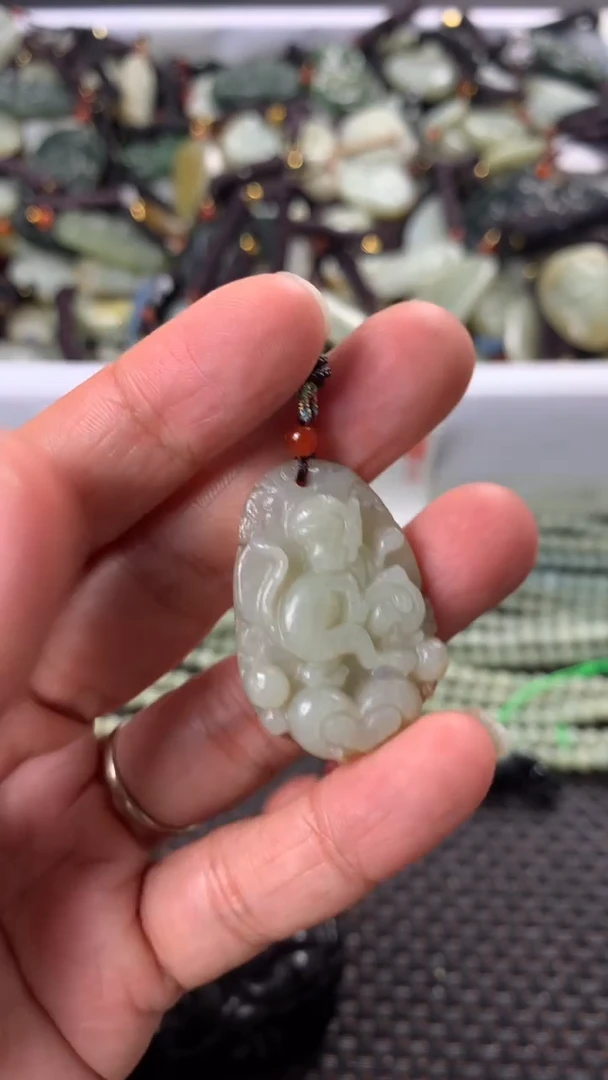 【闪购商品】和田玉颈饰未镶嵌多样性发货没有证书拍一发一有瑕