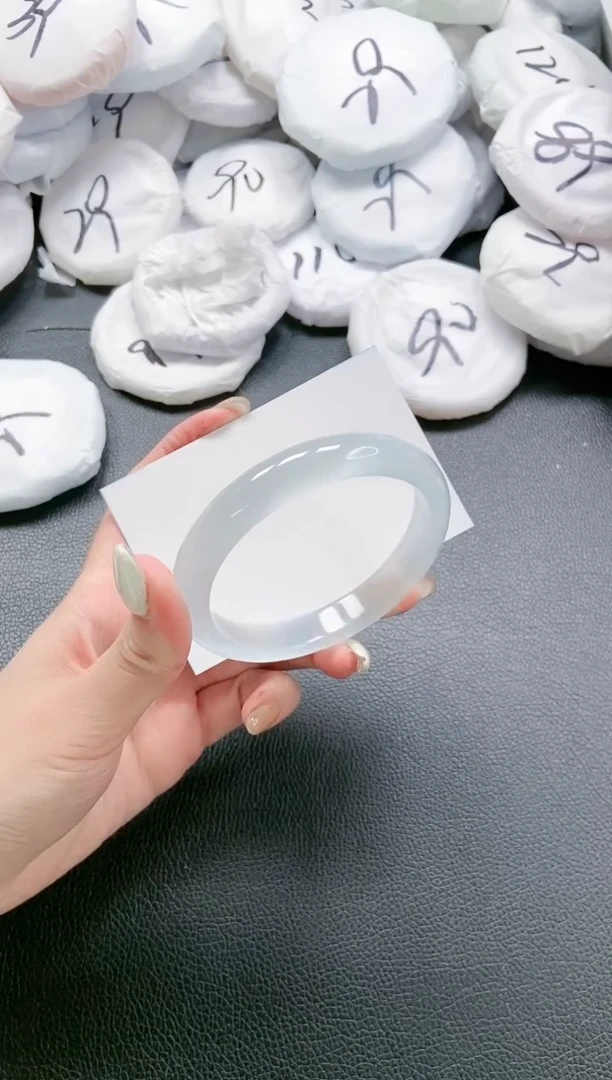 【闪购商品】石英质玉手镯未镶嵌 22L138-60