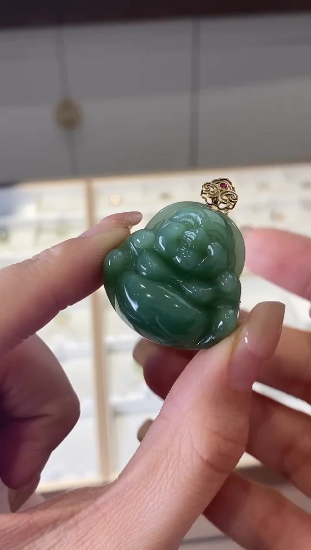 颈饰18K金镶嵌和田玉佛公