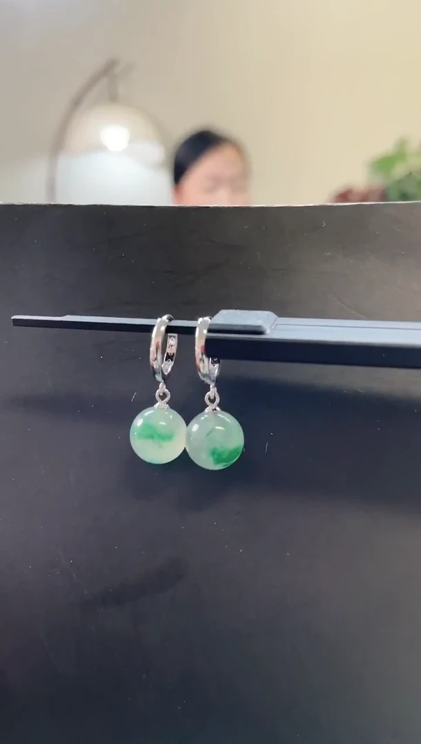 银S925镶嵌石英质玉耳钉耳饰