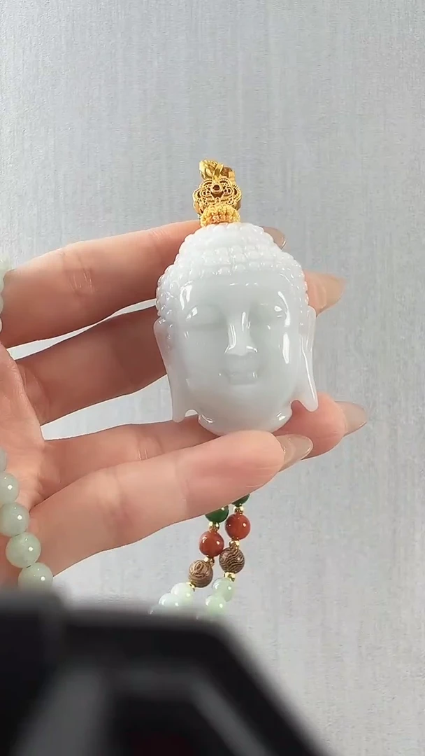 颈饰未镶嵌翡翠佛头
