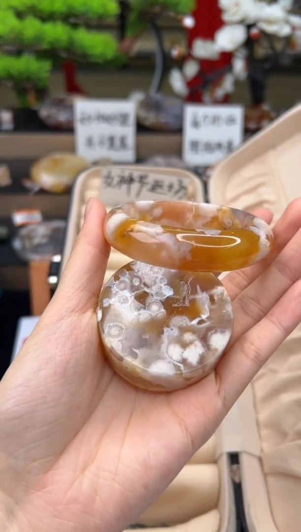 【闪购商品】石英质玉手镯未镶嵌52圈口（赠送镯心)23013