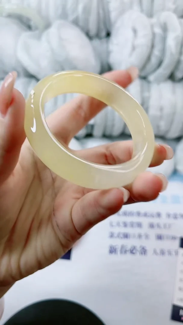 【闪购商品】石英质玉手镯未镶嵌0515083592-多样性发货