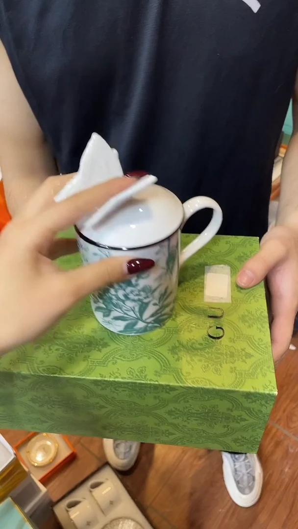 杯鸿辉家品牌瓷器，京东包邮！