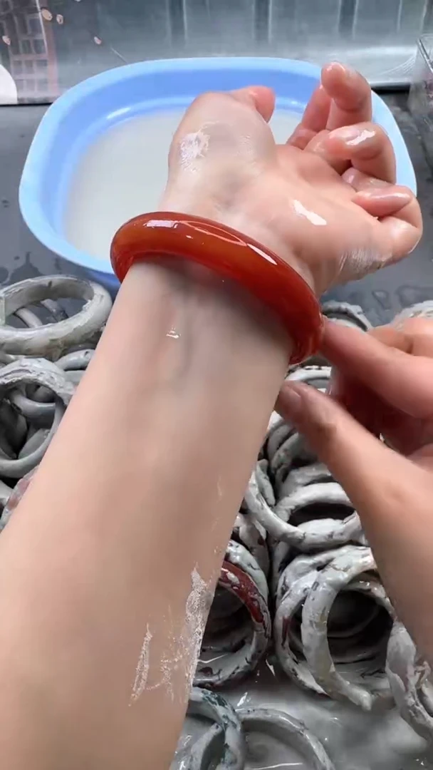 【闪购商品】石英质玉手镯未镶嵌17
