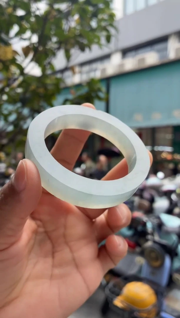 未镶嵌手镯定制定制翡翠参考价中万