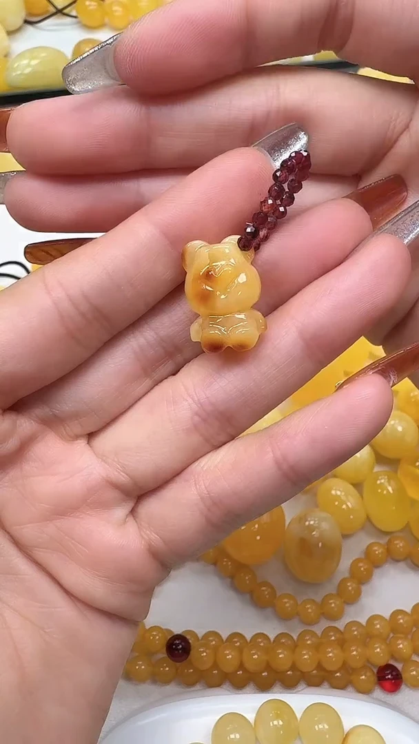 裸石琥珀未镶嵌如图