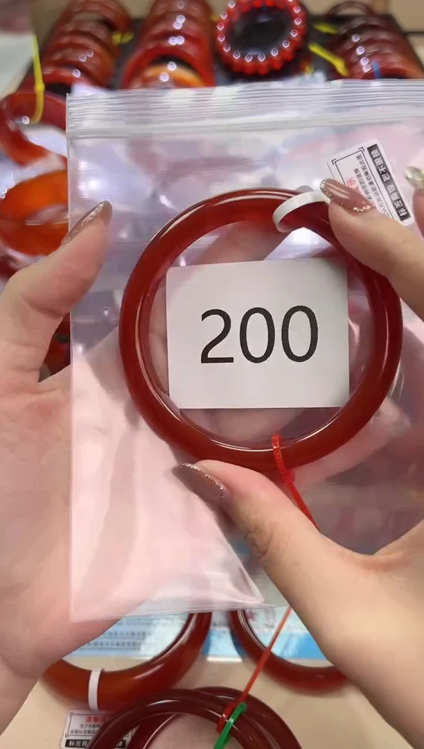 玛瑙/玉髓手镯未镶嵌60圈口*200