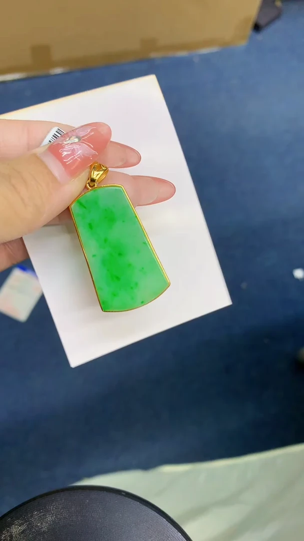 颈饰未镶嵌翡翠1