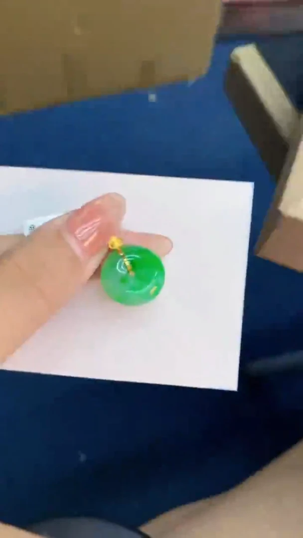 翡翠18K金镶嵌颈饰           1