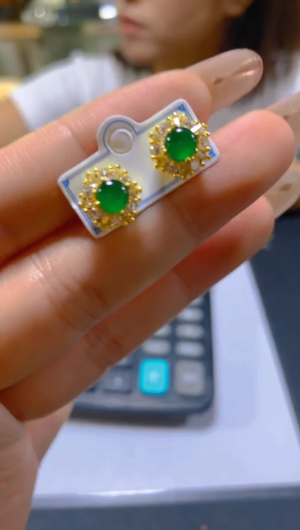 未镶嵌翡翠耳饰多样性发一