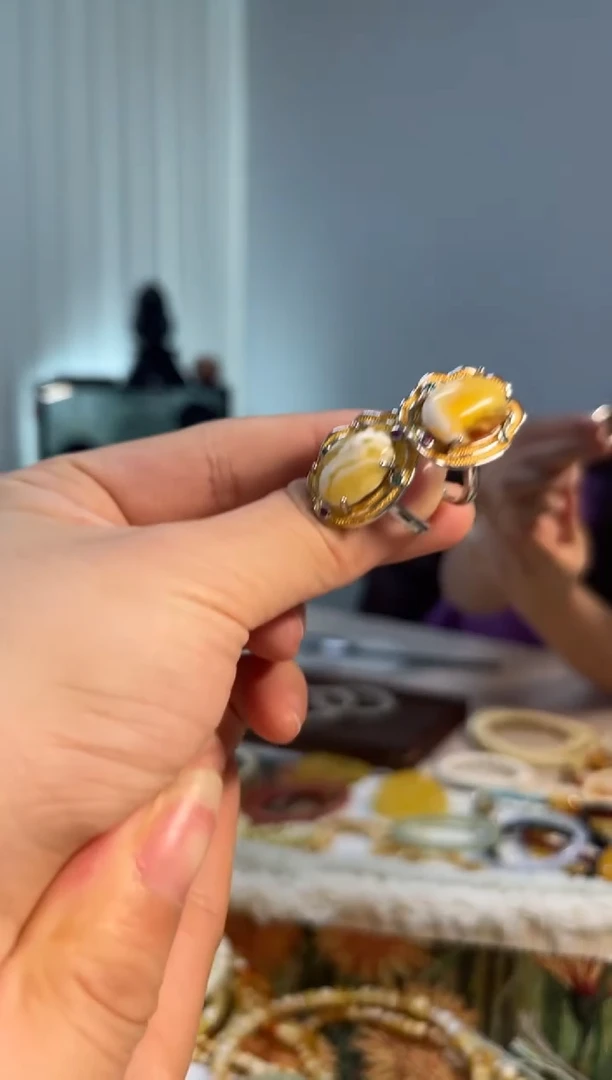 未镶嵌蜜蜡裸石戒指