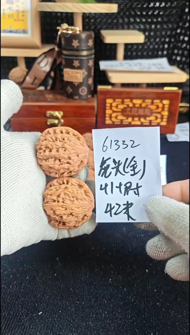 文玩核桃把件全品虎头