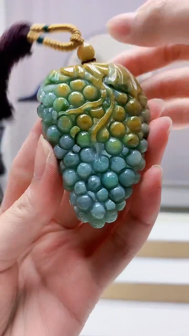 未镶嵌定制翡翠4898zm-毛货挂件93葡萄