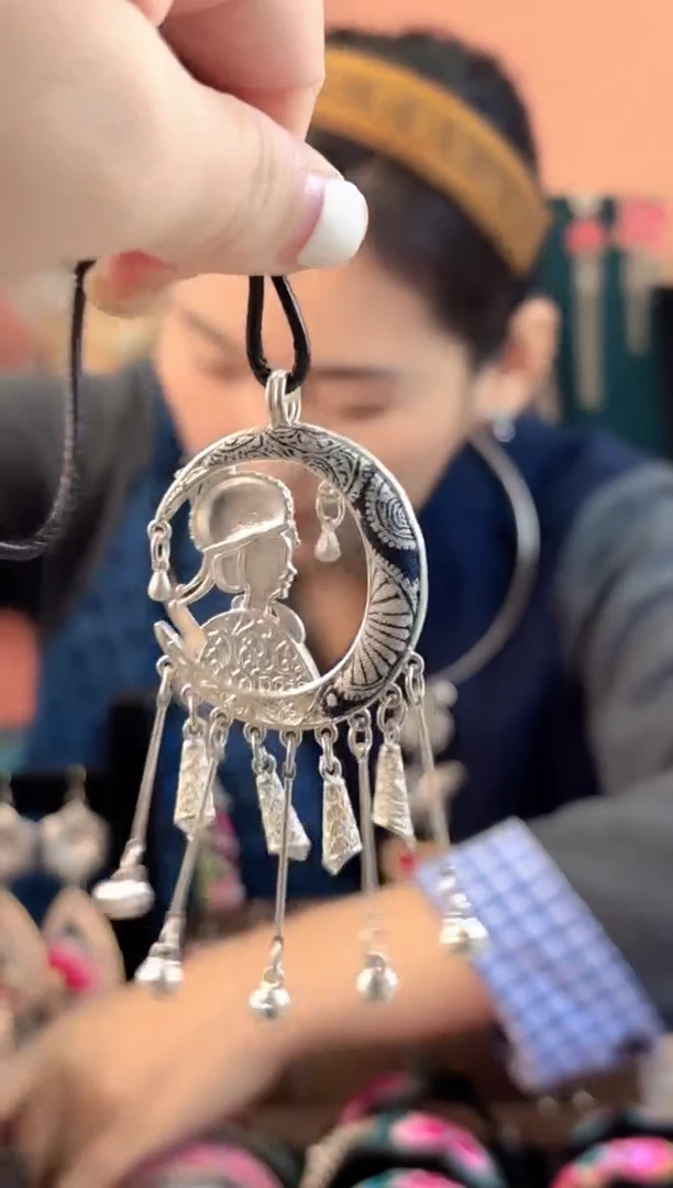 织绣艺枝独绣手工饰品384