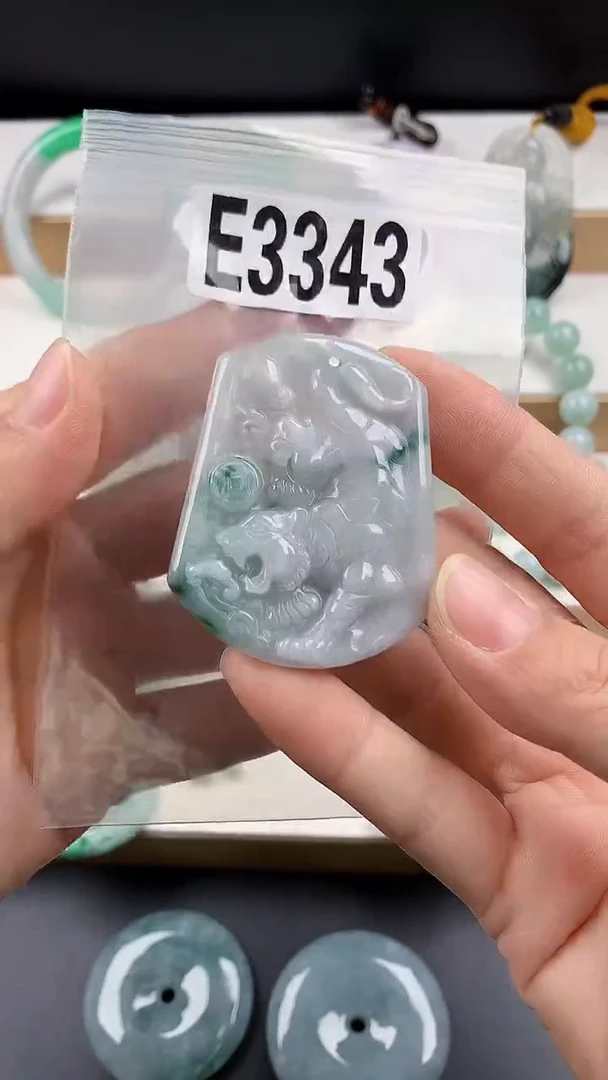 颈饰未镶嵌翡翠天然翡翠吊坠挂件